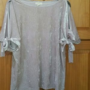 Cold shoulder velvet top